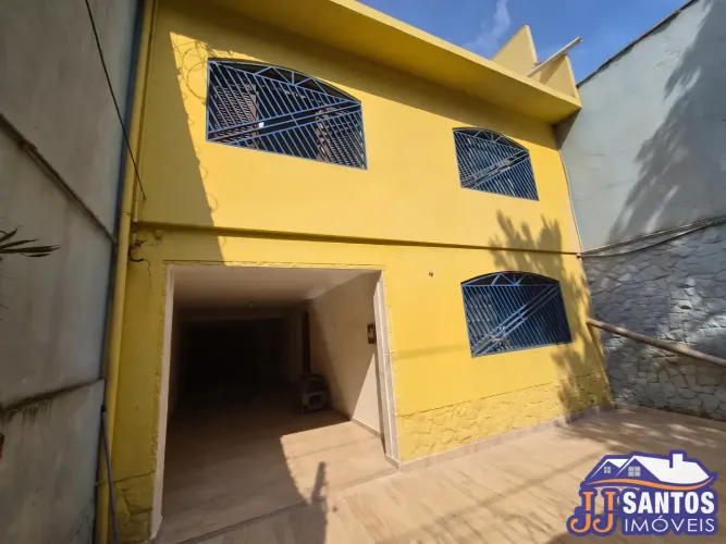 Sobrado Amplo para Locação no Pari | 8 Dormitórios | 3 Pisos | 3 Vagas Cobertas | Próx. ao