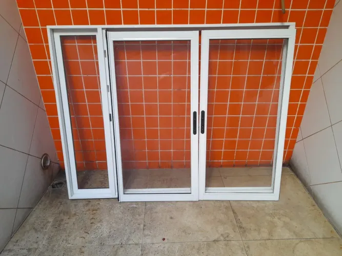 Janela de Alumínio completa