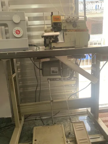 Máquina de costura industrial overlock 