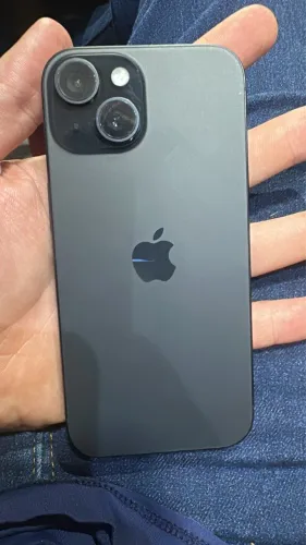 Vendo IPhone 15 128gb - 3 meses de uso 100% saúde de bateria 