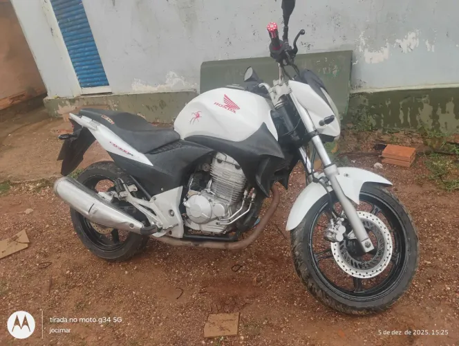 Vendendo CB 300 branca