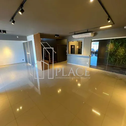 Salão Comercial para Locação no Centro de Marília/SP (300m²) | 4 Vagas