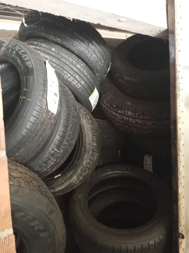 Tenho varia referências de pneus de passeio e de caminhão chama no ZAP S10 toró 3/4
