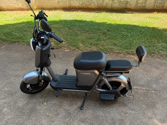 Scooter/moto elétrica usada