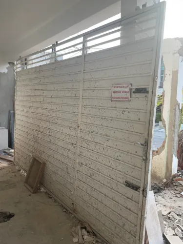 Portão garagem com social