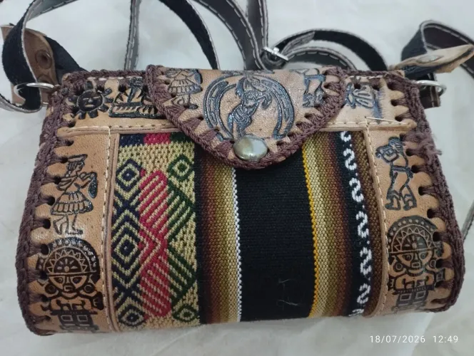 Bolsa peruana em couro feltro a mão