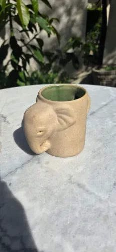 Caneca tailandesa de elefante