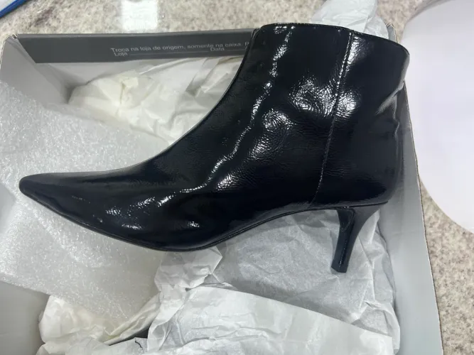 Vendo bota da Arezzo nova 