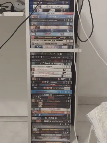 Vendo DVDs e Blu-ray de filmes