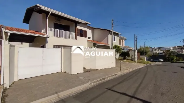 Casa à venda em Valinhos Condomínio Fechado