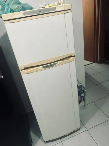 Geladeira 220 , funcionado normal