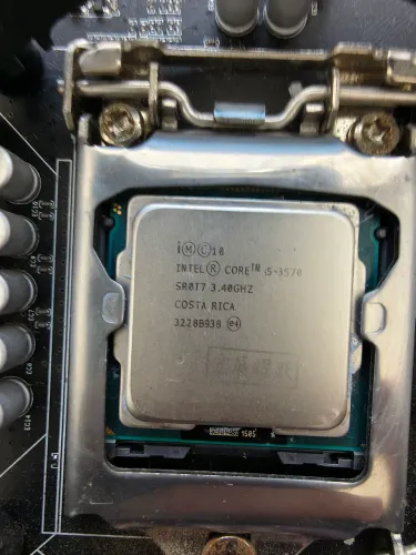 Placa mãe e processador core i5 3570 (liga 1155).