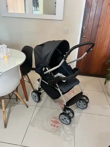 Carrinho bebê Burigotto Unissex ! Reversível ! Pouco uso ! Ac cartão