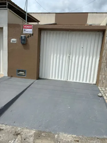 Linda casa com 2quartos, 2 banheiros, em Pindoretama