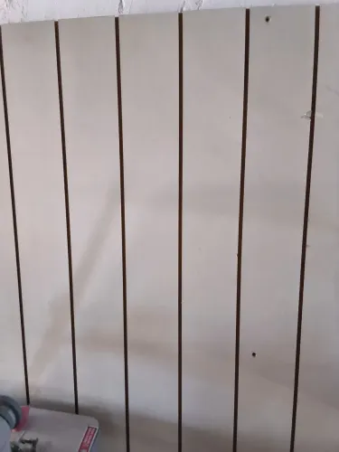 Vendo painéis de madeira 2x2.40 semi novos tenho 4 und