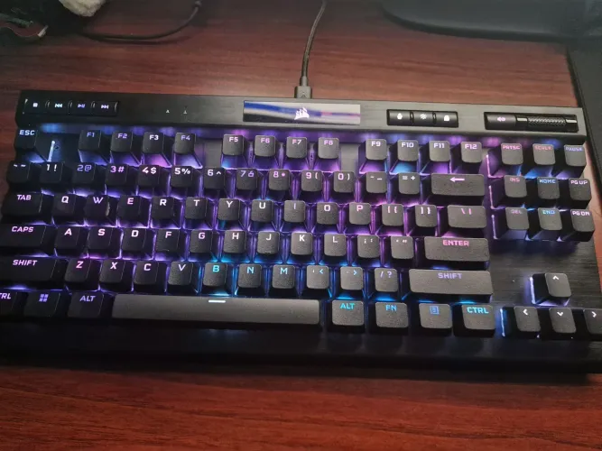 Teclado Mecânico Corsair K70 Champion Séries 8000 polling rate