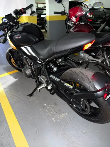 Triumph Trident 660 2025 baixa km