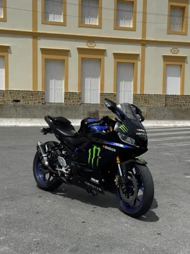 Yamaha YZF R-3 321 2021