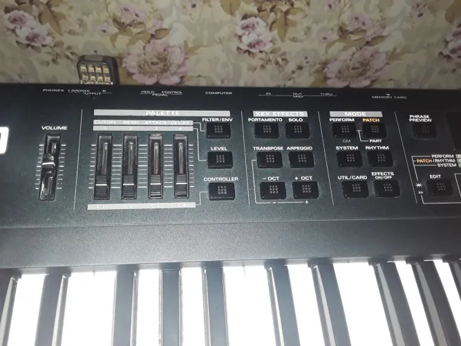 Troca um rolando XP 30 por outro teclado do  meu interesse 