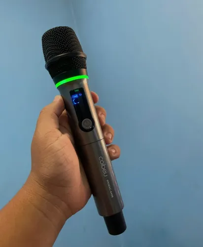 Microfone sem fio coibeu