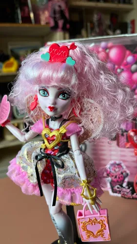 Boneca Monster High - Cupid Asteria G3 - Sweet Birthday