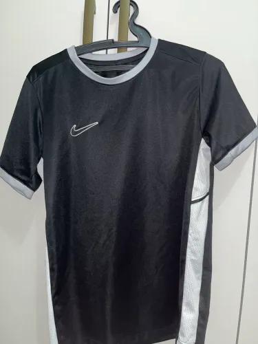 Camiseta Nike dri fit GG infantil