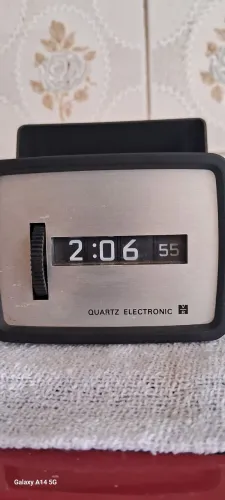 Relógio para automóveis