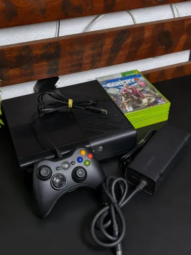 XBOX 360 SUPER SLIM + JOGOS