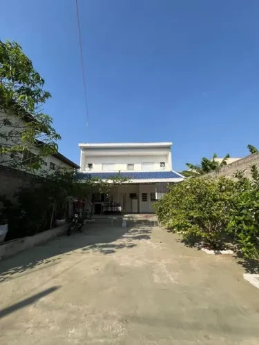 Vista Verde | Sobrado com 2 Suítes, Quintal Amplo e Excelente Potencial de Ampliação