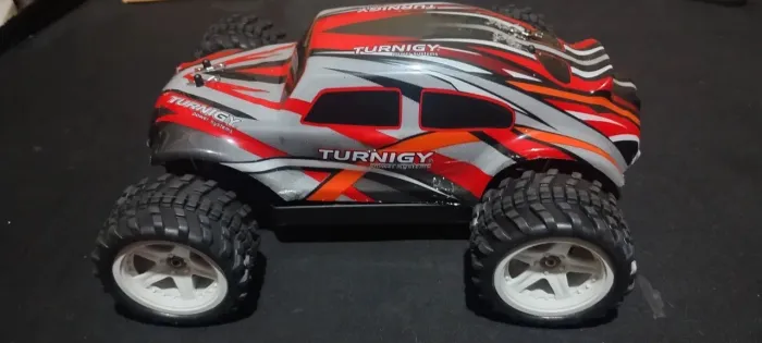 Automodelo elétrico 1/16 Turnigy 