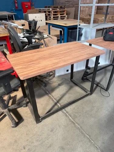 Mesa escrivaninha para estudo e trabalho