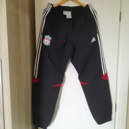 Calça de agasalho oficial do Liverpool FC da temporada 2007/2008