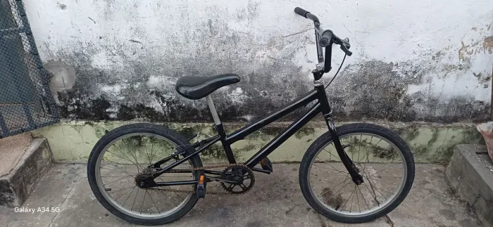 Bicicleta aro 20 preta!!