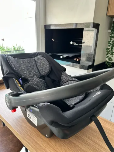 Bebê conforto + almofada redutora