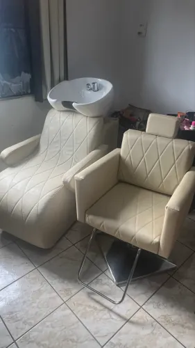 Cadeira e lavatório