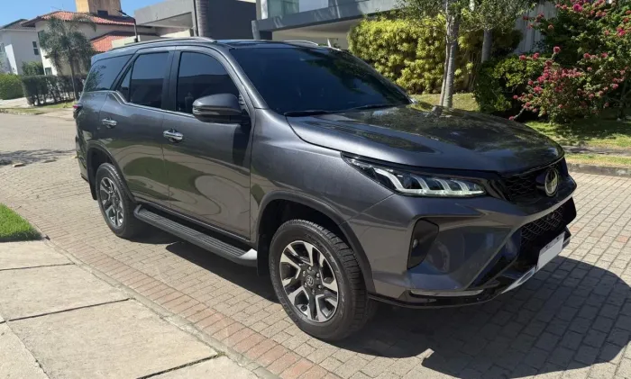 Toyota Hilux SW4 Diamond 2.8 TB 4X4 Die. Aut. 2025