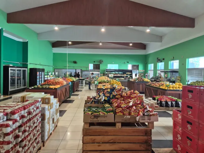 HORTIFRUT,MERCADO E AÇOUGUE A VENDA