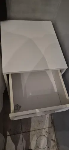 Gaveteiro branco de MDF
