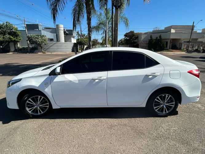 Toyota Corolla GLI 1.8 Flex 16V Aut. 2015