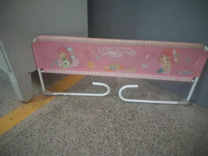 Grade para cama infantil da Moranguinho