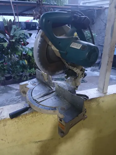 Máquina de cortar aluminio