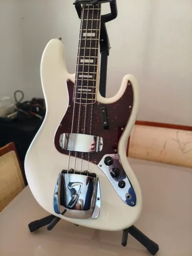 Fender Jazz Bass AVRI 64