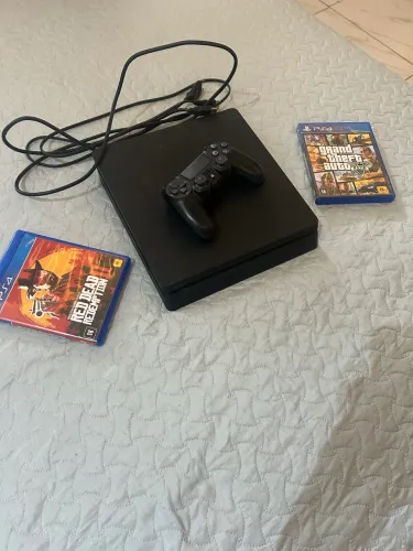 Vendo PS4 com dois jogos