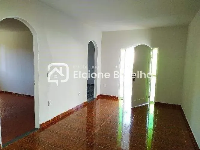 Casa para aluguel, 7 quartos, 3 suítes, 4 vagas, SARAIVA - Uberlândia/MG