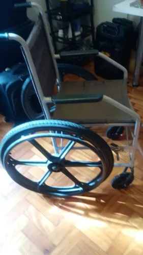 Vendo cadeira de rodas boa RJ