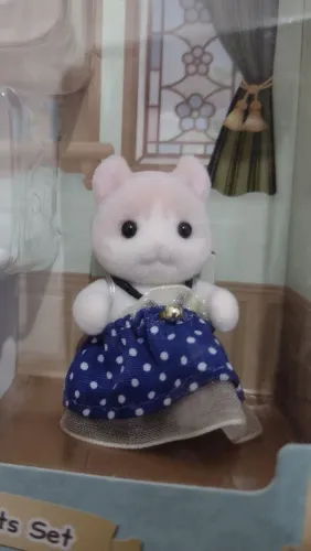 Sylvanian Families Bebê Gata