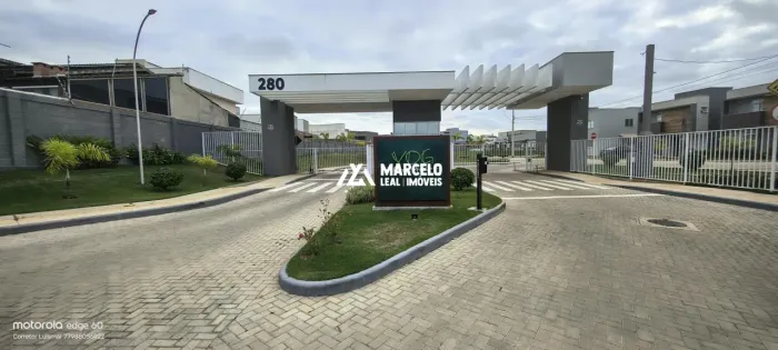 Casa duplex solta, com 2 Suítes, em Condomínio Fechado com lazer completo no Lag