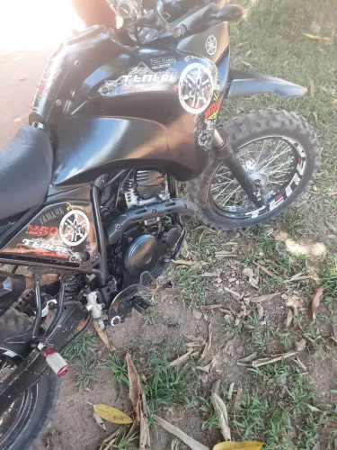 Vendo uma moto xtz tenere 250