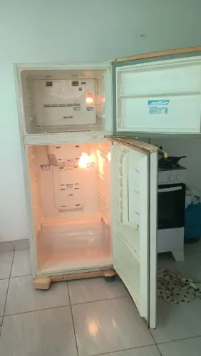 Vende-se usada