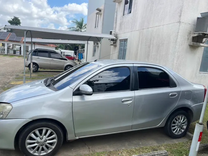 Toyota Etios XLS Sedan 1.5 Flex 16V 4P Mec. 2015